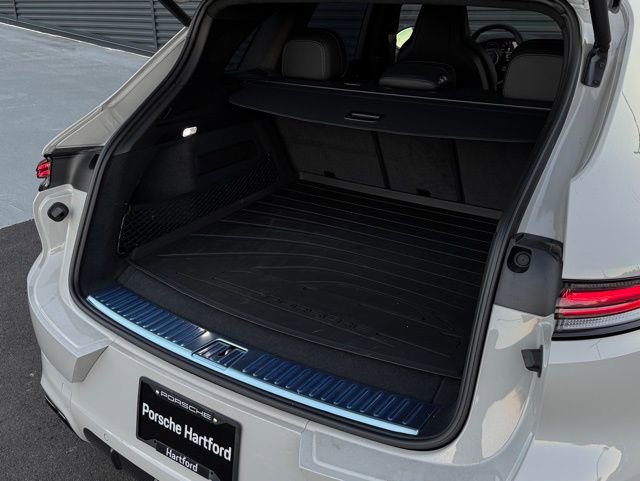 New 2025 Porsche Cayenne Turbo image 40