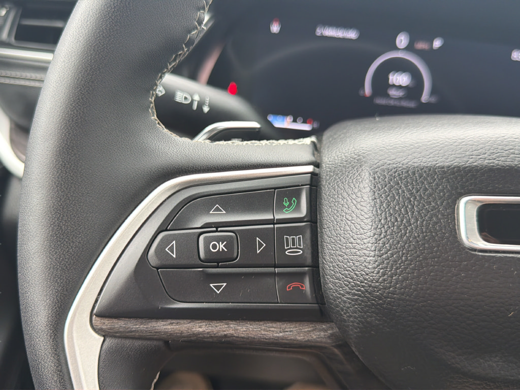 Used 2023 Jeep Grand Cherokee L Limited AWD/4WD image 22