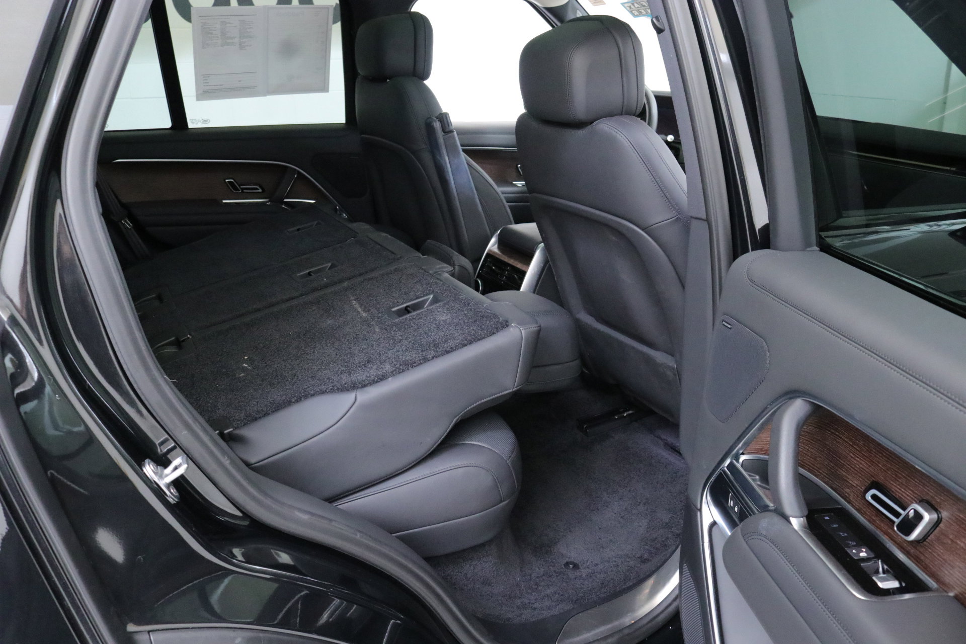 Used 2023 Land Rover Range Rover SE image 27