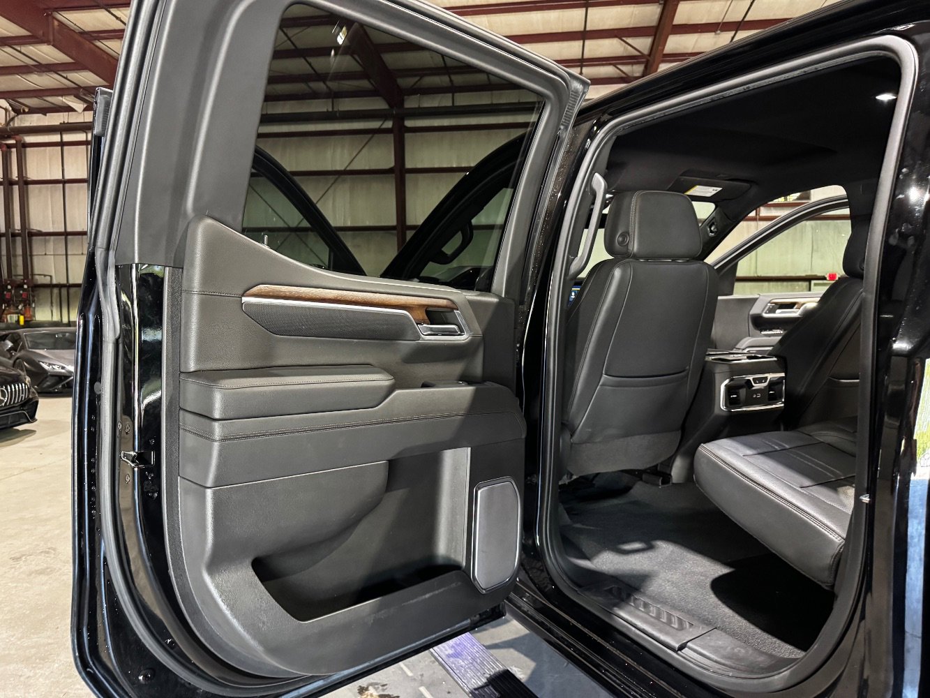Used 2022 Chevrolet Silverado 1500 High Country image 15