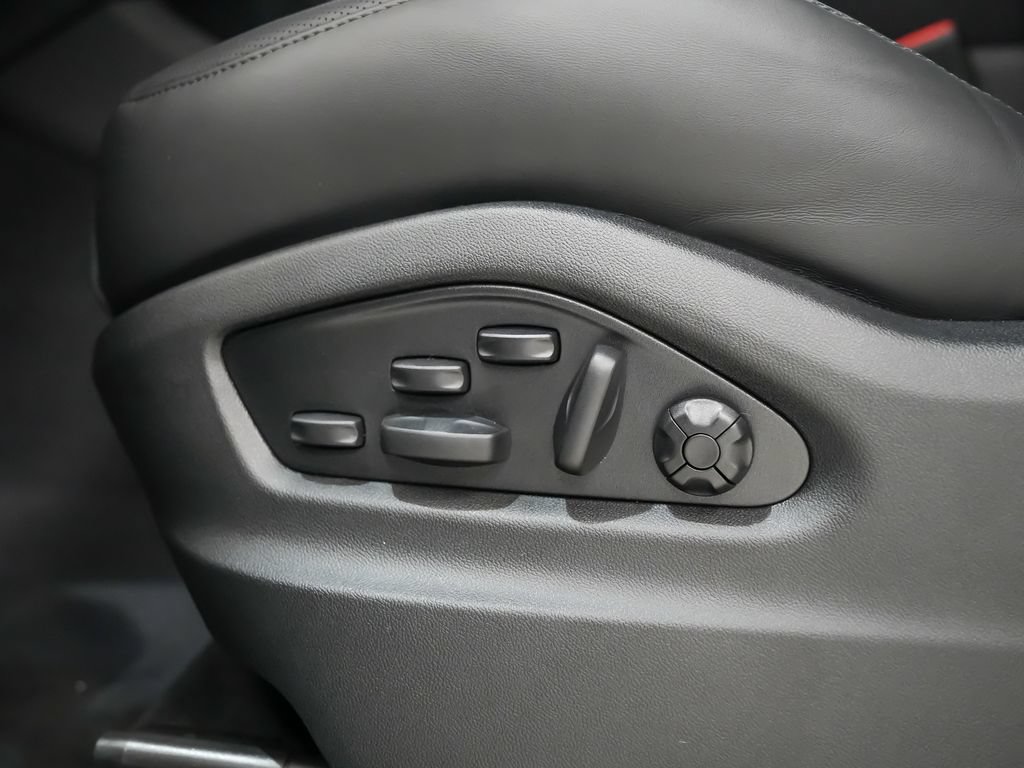 New 2026 Porsche Cayenne GTS AWD/4WD image 23