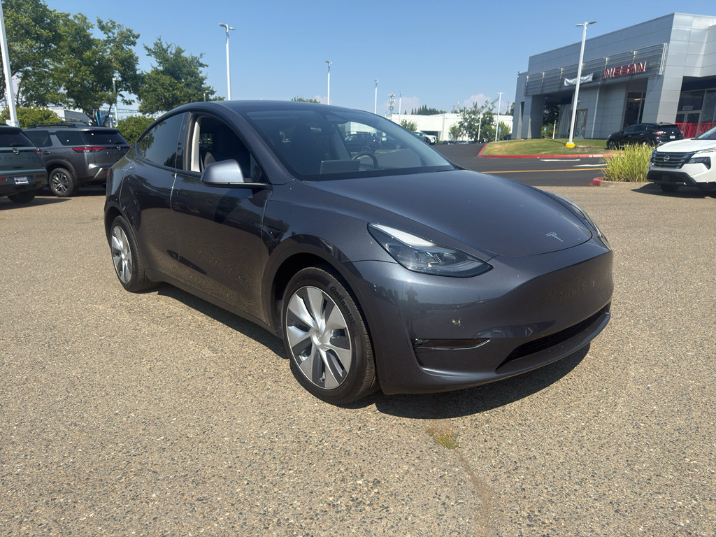 Used 2023 Tesla Model Y Long Range AWD/4WD image 3
