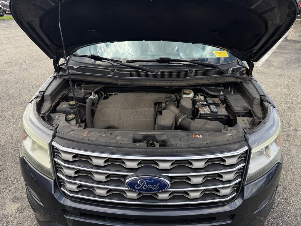 Used 2017 Ford Explorer XLT w/ Equipment Group 202A image 25