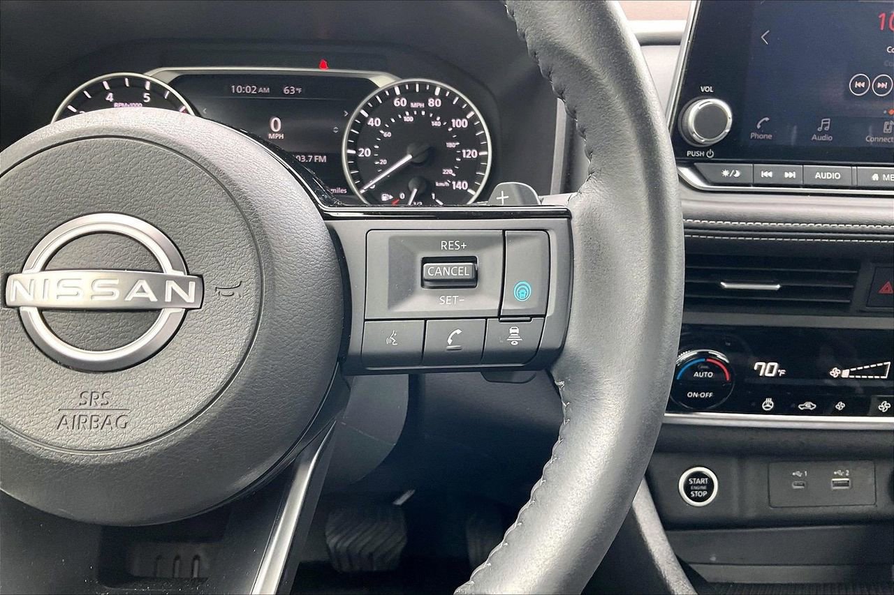 Used 2023 Nissan Rogue SV w/ SV Premium B Package image 31