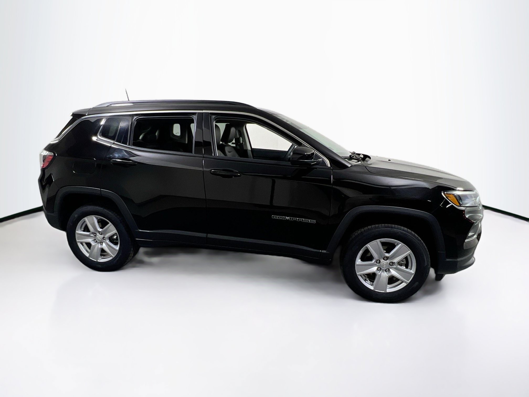 Used 2022 Jeep Compass Latitude AWD/4WD image 4