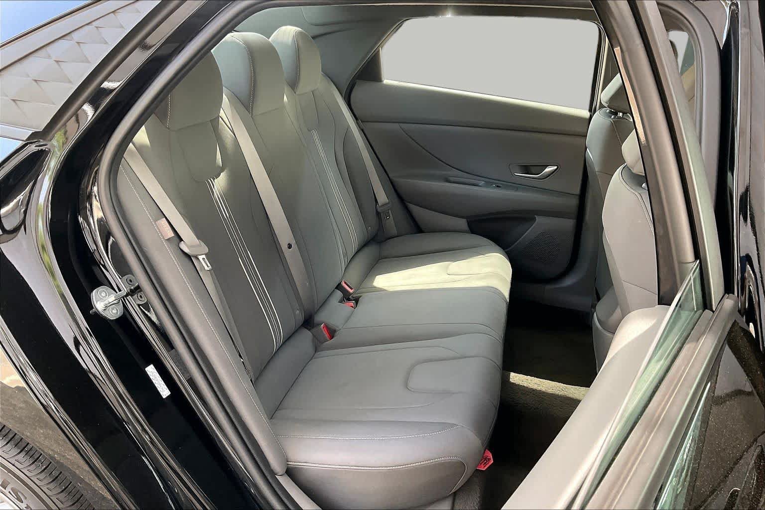 Certified 2024 Hyundai Elantra SEL FWD image 19