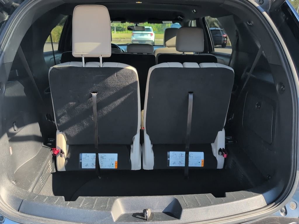 Certified 2018 Ford Explorer XLT w/ Equipment Group 202A image 13