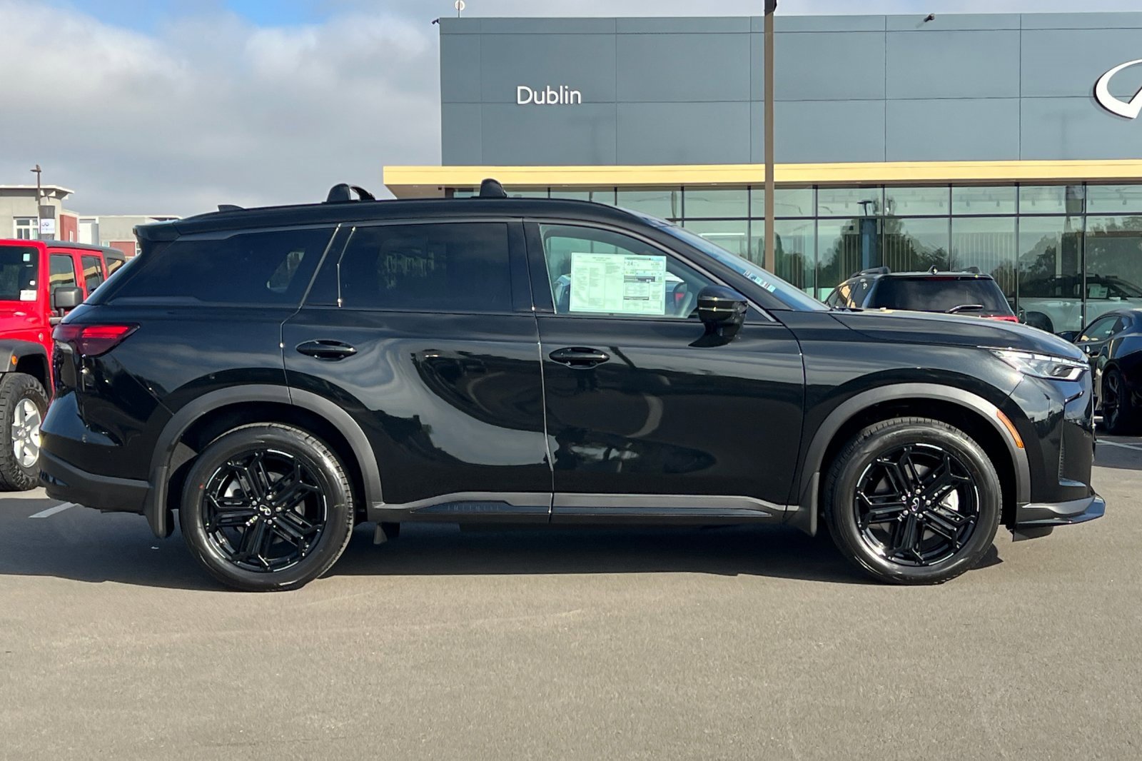 New 2026 INFINITI QX60 Sport w/ Dark Cargo Package image 6