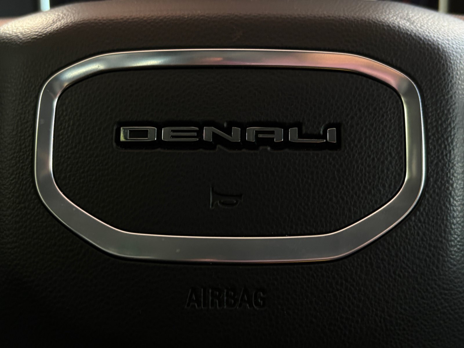 Used 2025 GMC Sierra 1500 Denali AWD/4WD image 22