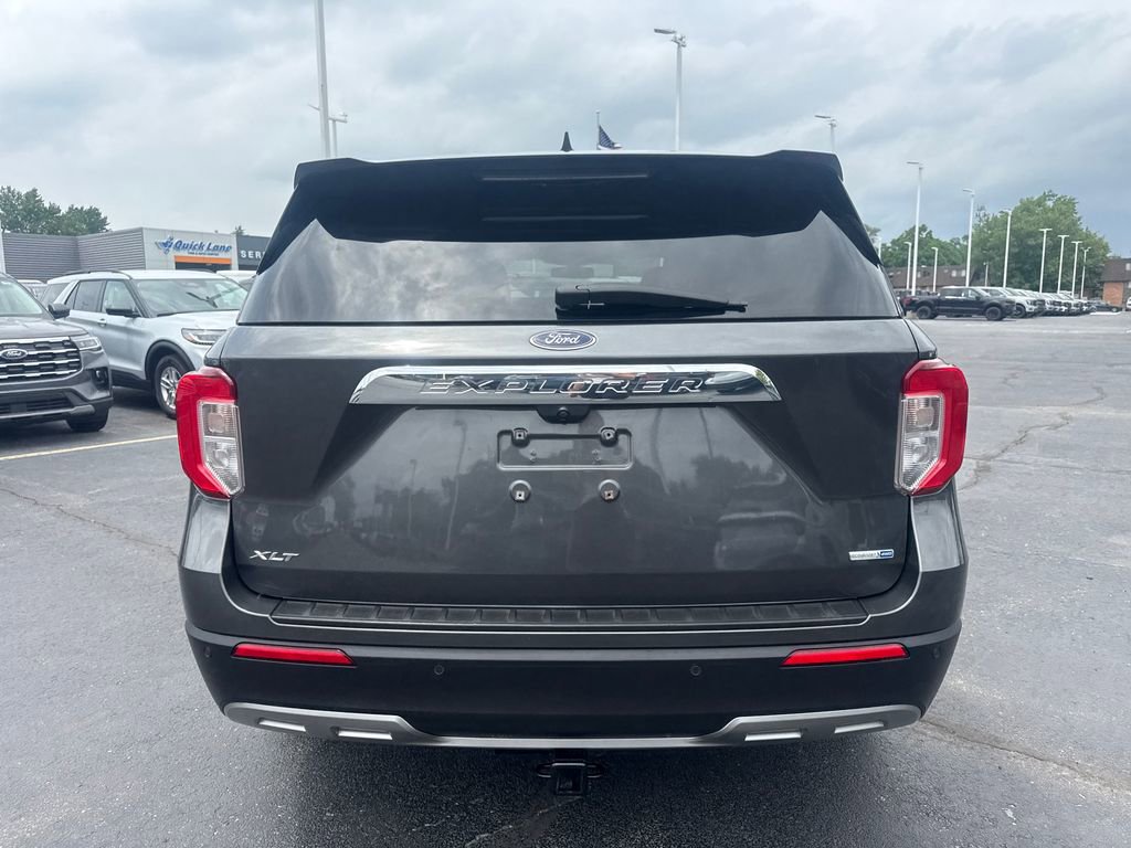 Used 2020 Ford Explorer XLT w/ Equipment Group 202A AWD/4WD image 8
