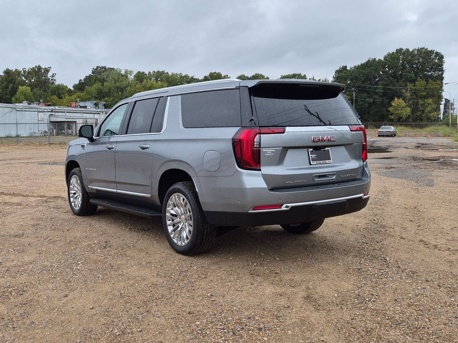 New 2027 GMC Yukon XL Elevation w/ Elevation Premium Package AWD/4WD image 3