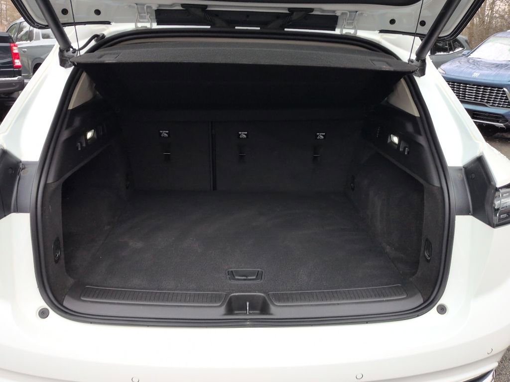 Used 2022 Buick Envision Avenir w/ Safety Package image 37