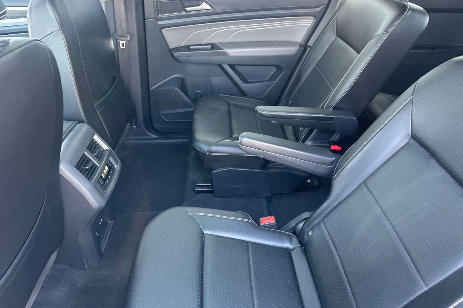Used 2022 Volkswagen Atlas SE AWD/4WD image 14