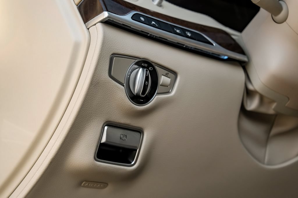 Used 2019 Mercedes-Benz S 560 Sedan image 31