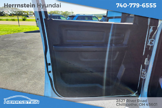 Used 2024 RAM 3500 Tradesman w/ Chrome Appearance Group AWD/4WD image 7