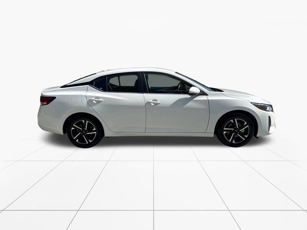 Used 2025 Nissan Sentra SV FWD image 9
