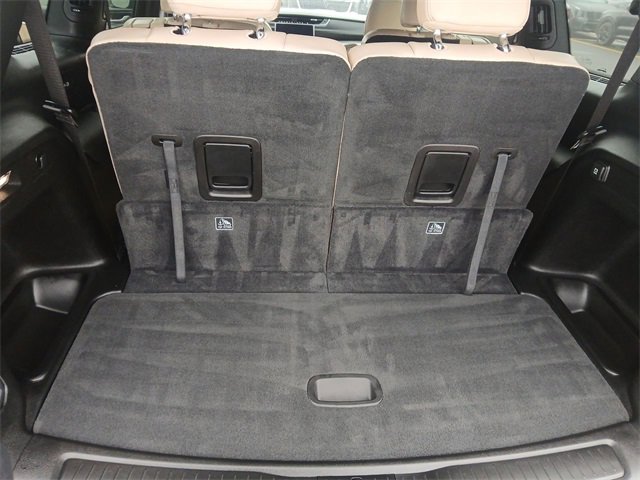 Used 2024 Jeep Grand Cherokee L Limited w/ Black Appearance Package image 25