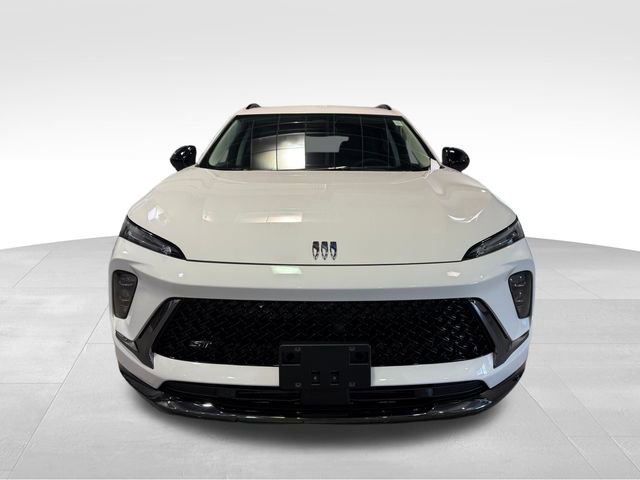 Certified 2025 Buick Envision Sport Touring image 2