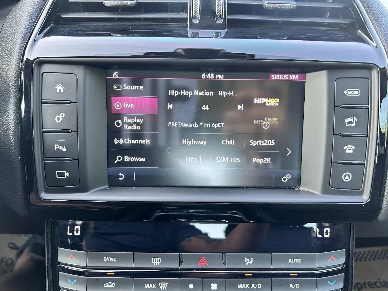 Used 2017 Jaguar XE Premium RWD image 24