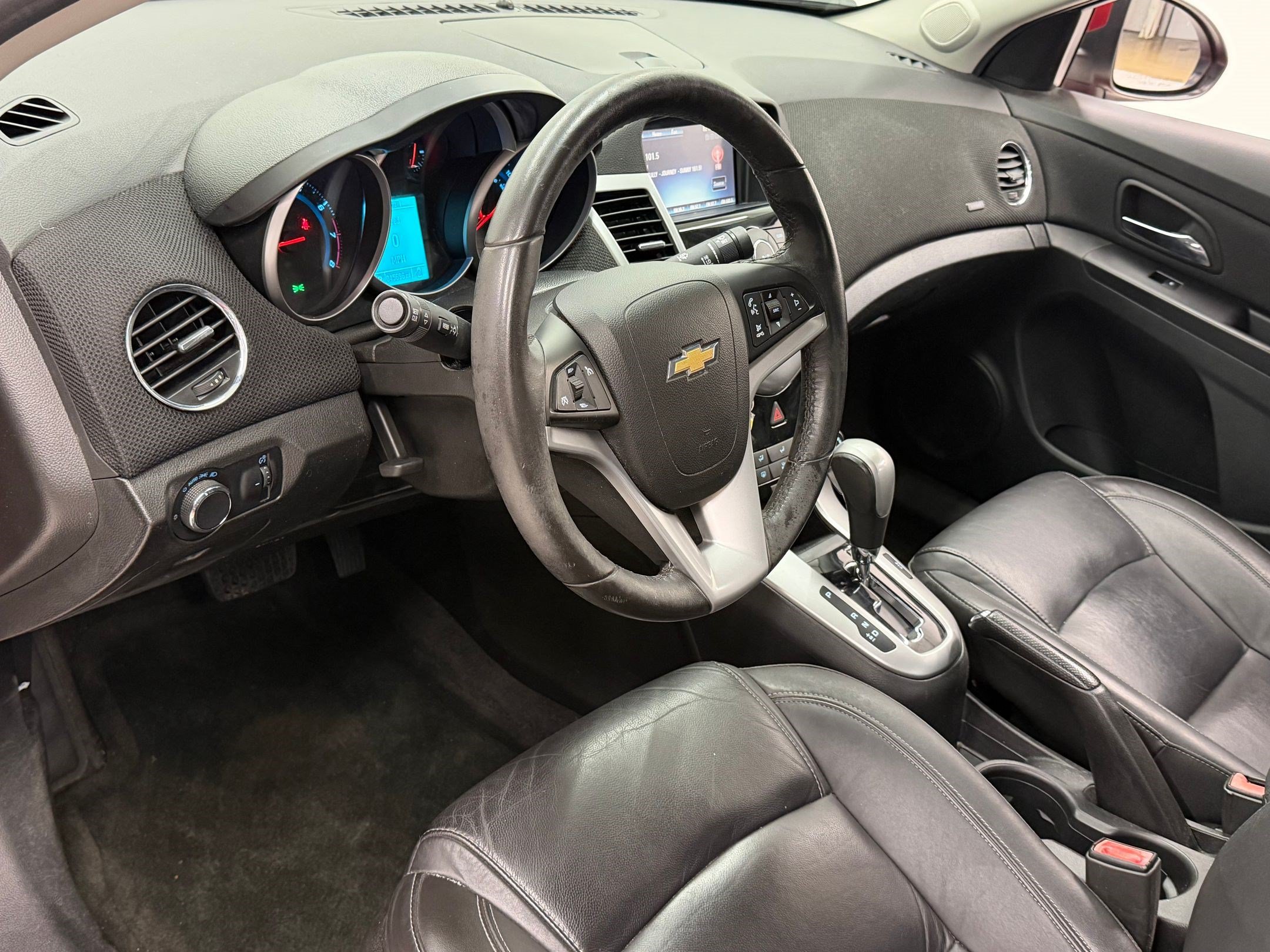 Used 2014 Chevrolet Cruze LT FWD image 3