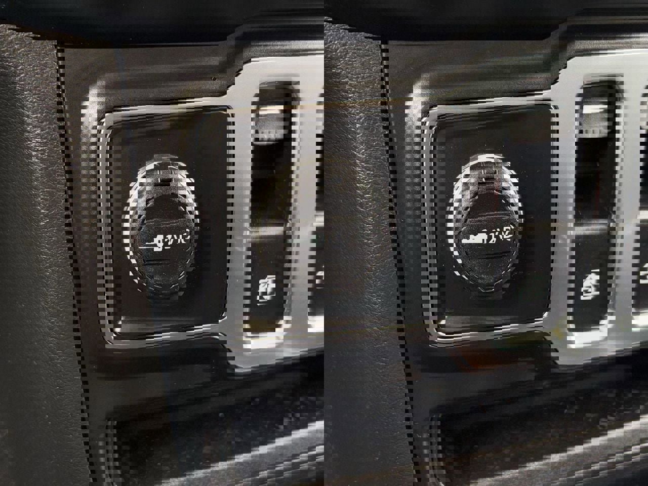 Used 2022 Jeep Wrangler Willys image 24