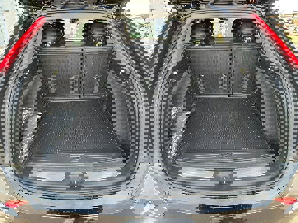 New 2026 Cadillac Optiq Sport 1 w/ LPO, Floor Liner Package image 29