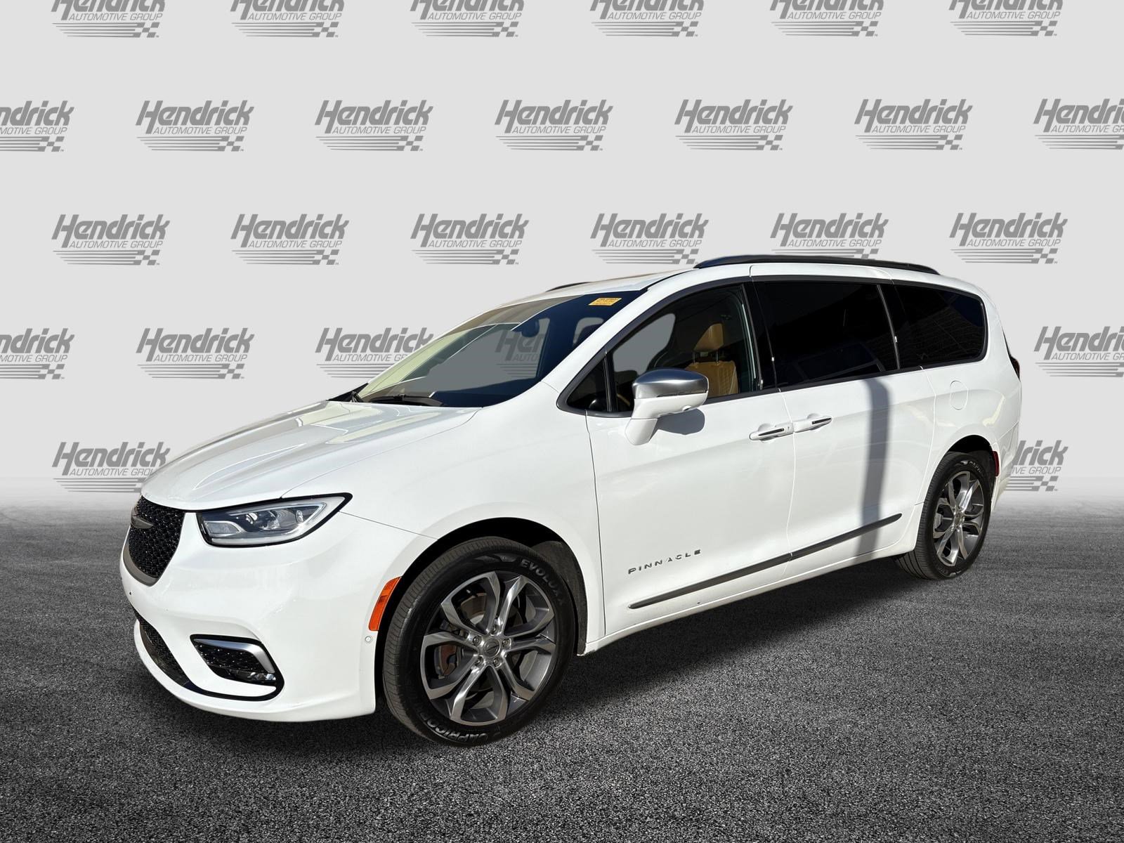 Used 2021 Chrysler Pacifica Pinnacle image 5