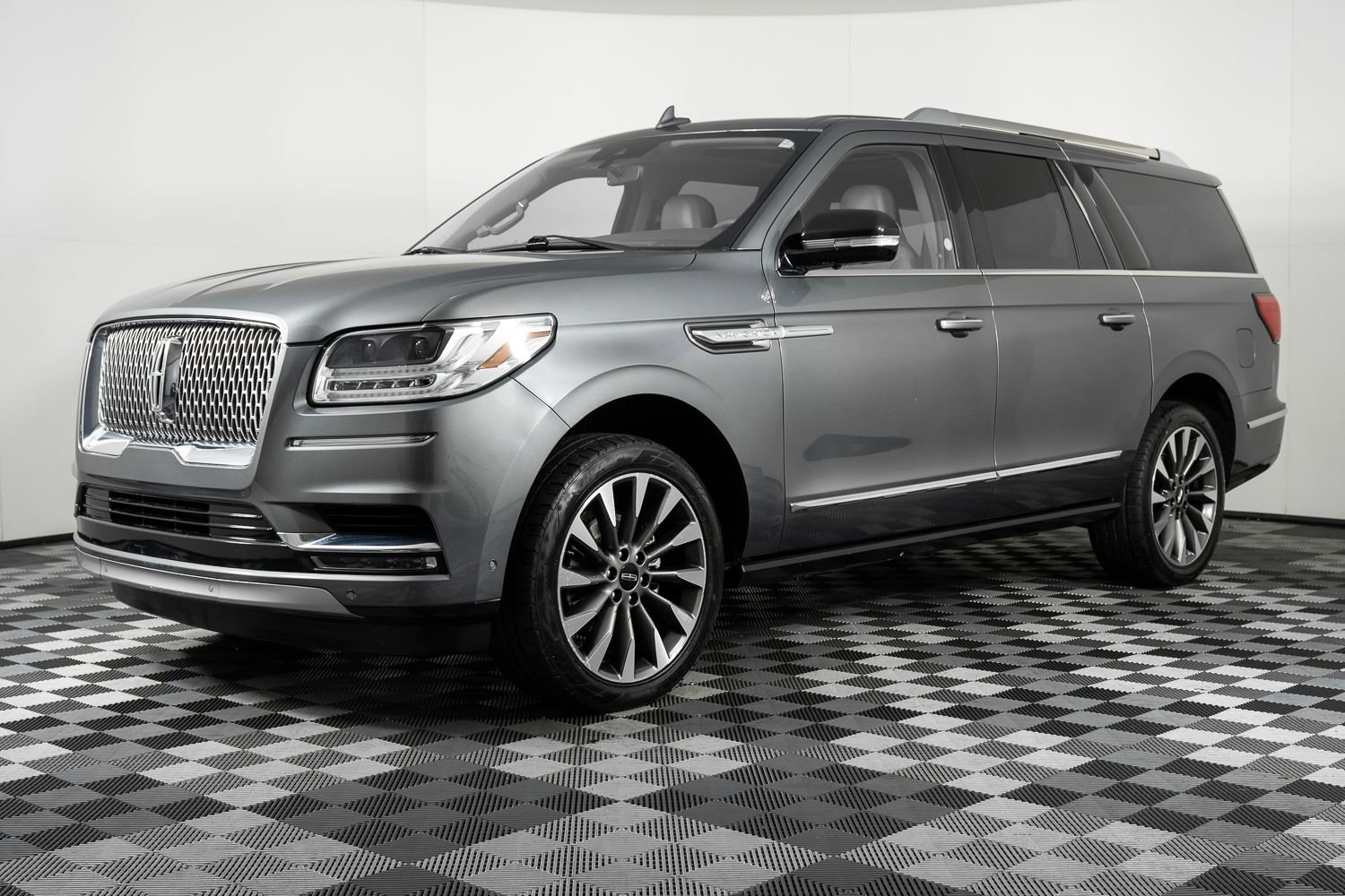 Used 2021 Lincoln Navigator L Reserve AWD/4WD image 1
