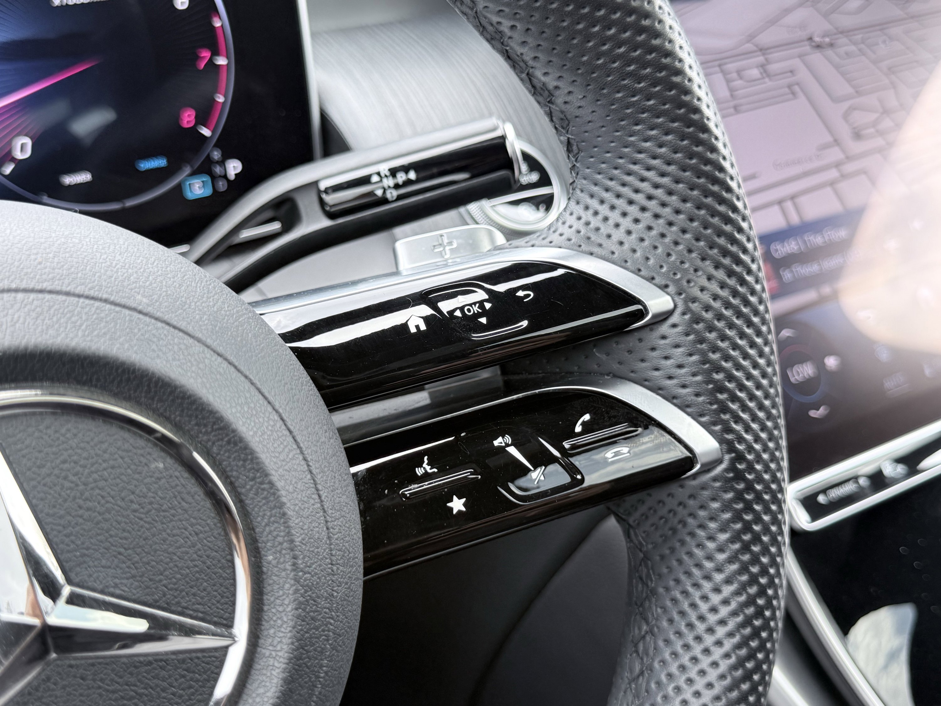 Used 2024 Mercedes-Benz GLC 300 4MATIC w/ AMG Line image 63