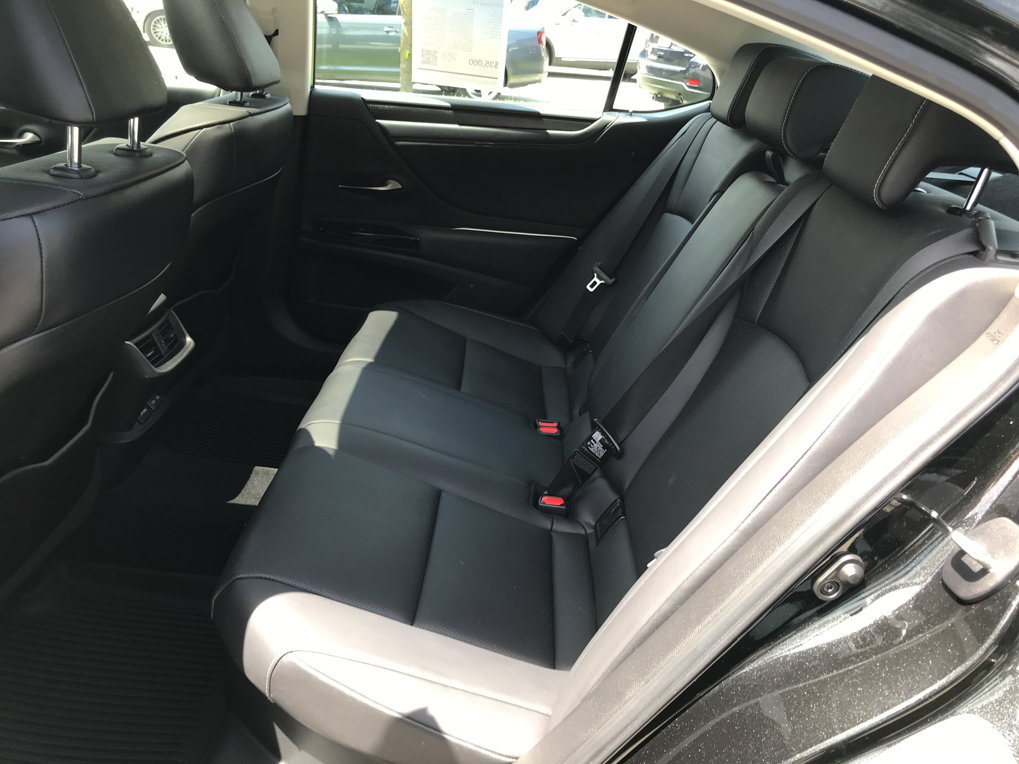 Used 2022 Lexus ES 300h w/ Premium Package FWD image 27