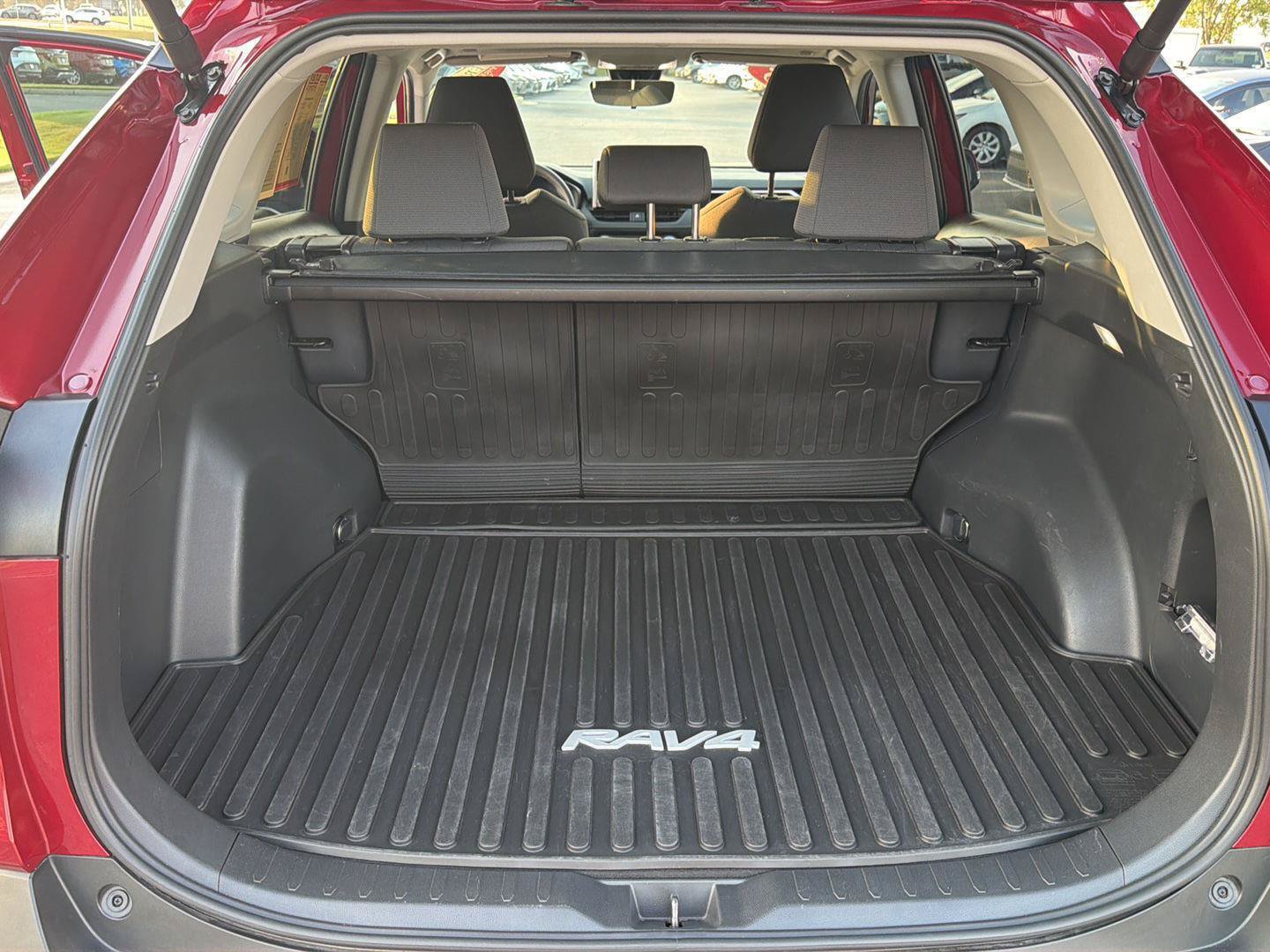 Certified 2025 Toyota RAV4 XLE w/ Convenience Package FWD image 33