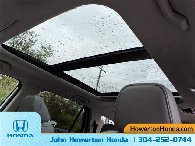 New 2025 Honda Pilot Touring image 8
