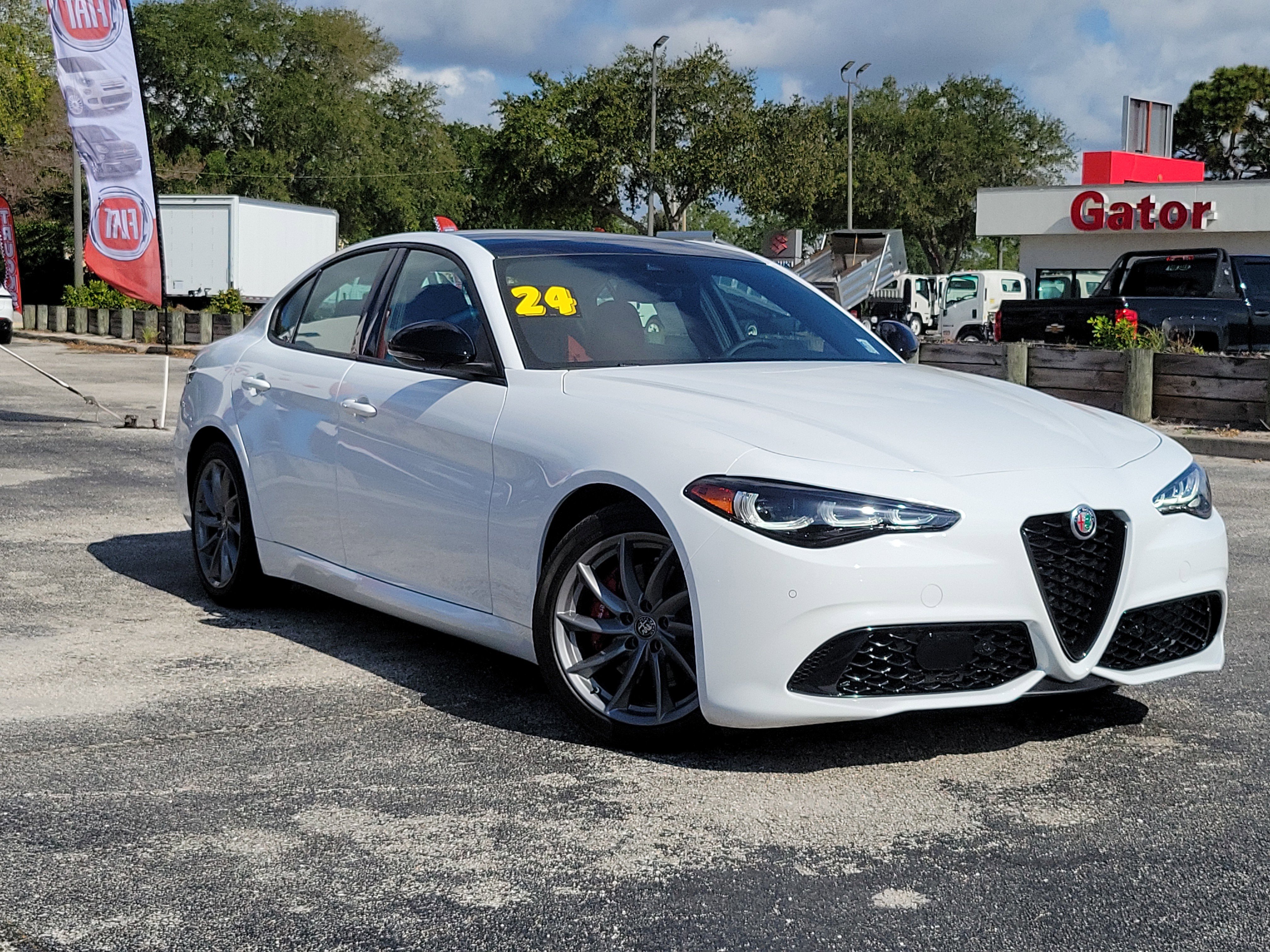 Used 2024 Alfa Romeo Giulia Sprint RWD image 1