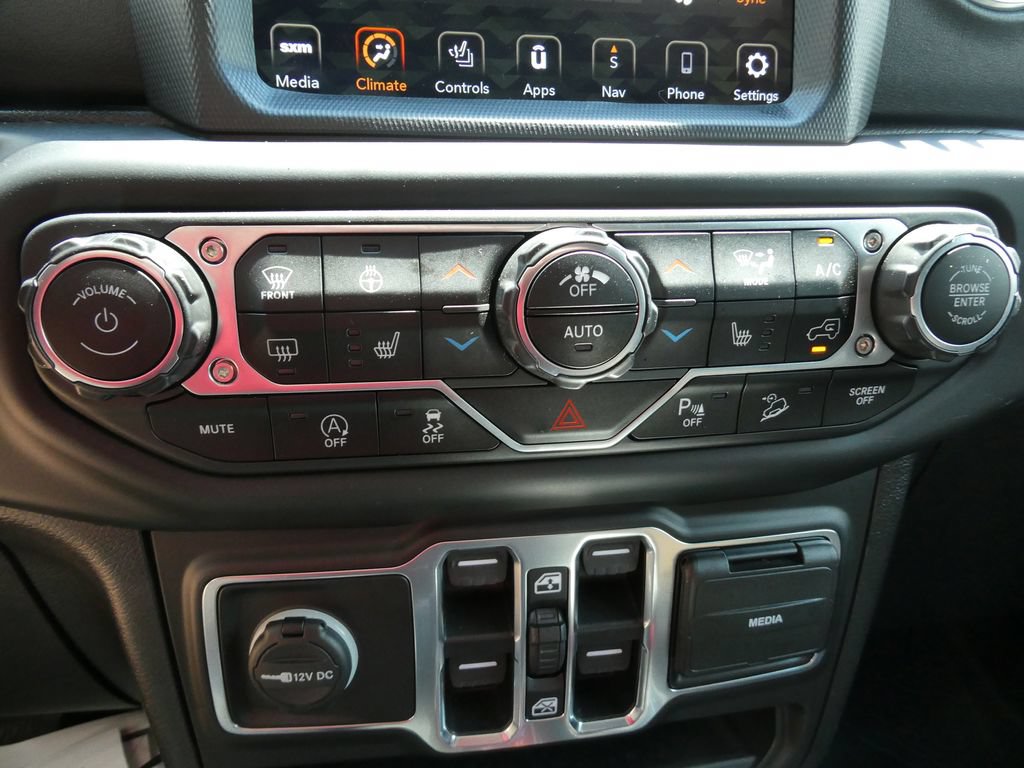 Used 2020 Jeep Wrangler Unlimited Sahara AWD/4WD image 29