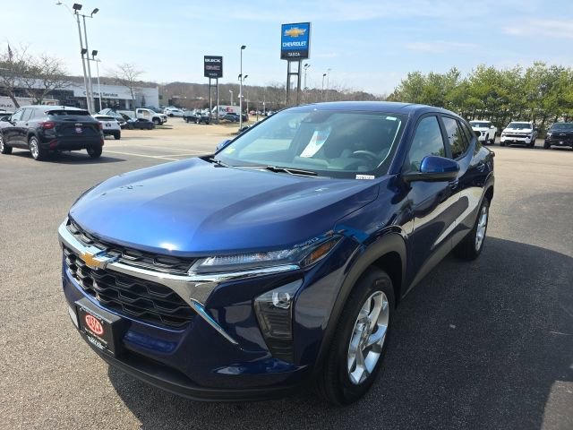 Used 2024 Chevrolet Trax LS w/ LS Convenience Package image 6