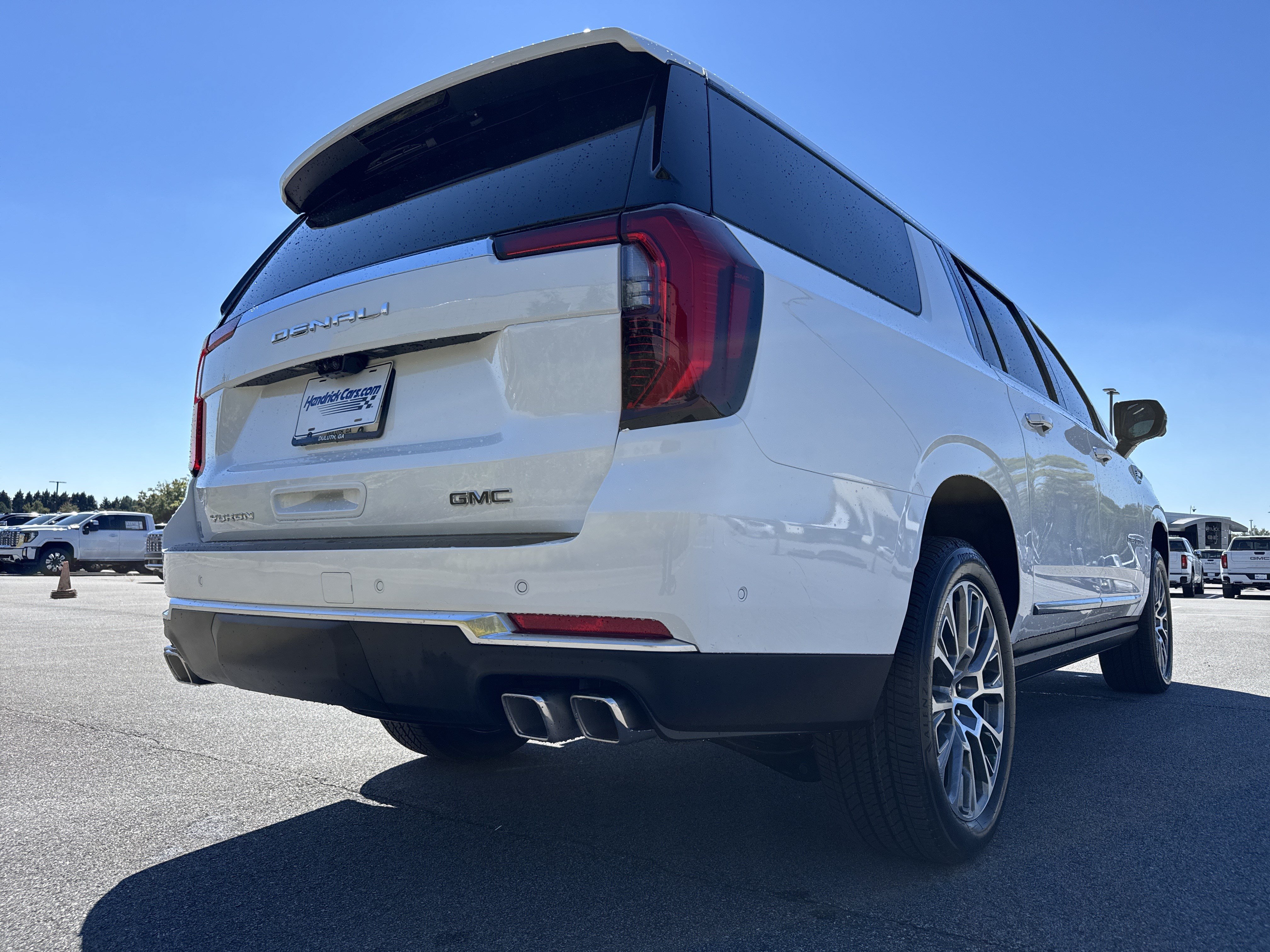 New 2026 GMC Yukon XL Denali w/ Denali Reserve Package AWD/4WD image 10