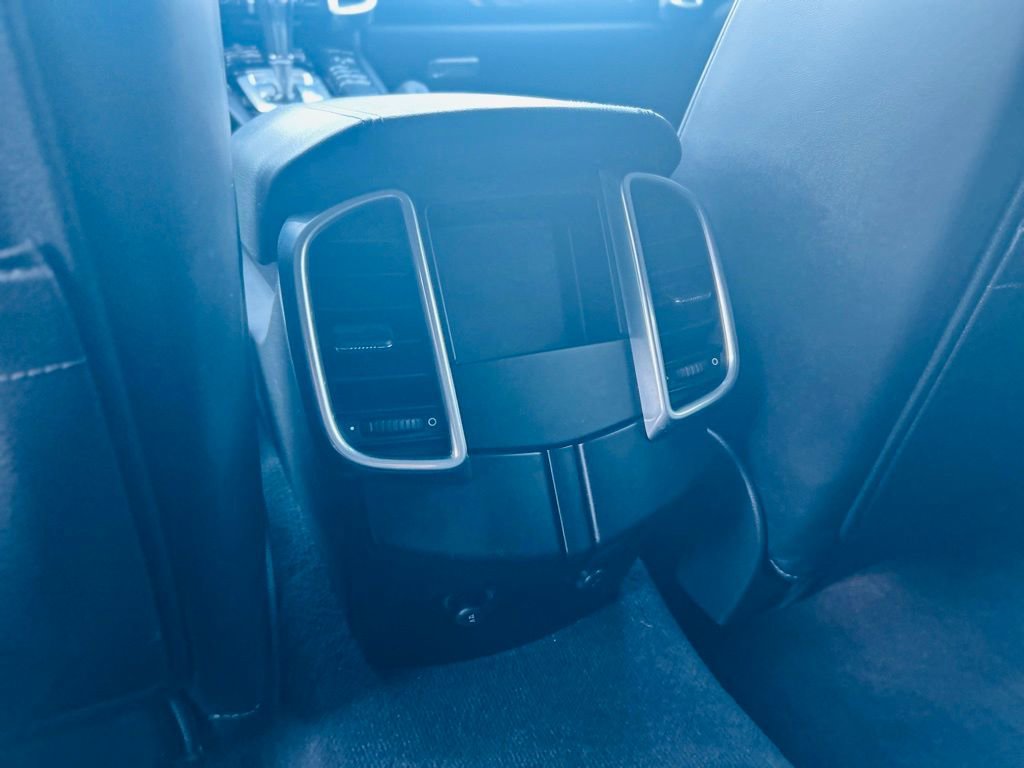 Used 2016 Porsche Cayenne S image 34