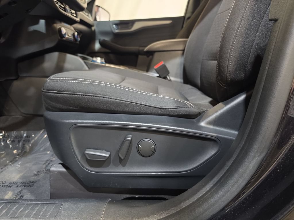 Used 2024 Ford Escape Active AWD/4WD image 14