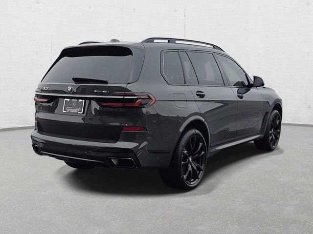 Used 2024 BMW X7 xDrive40i w/ M Sport Package image 5