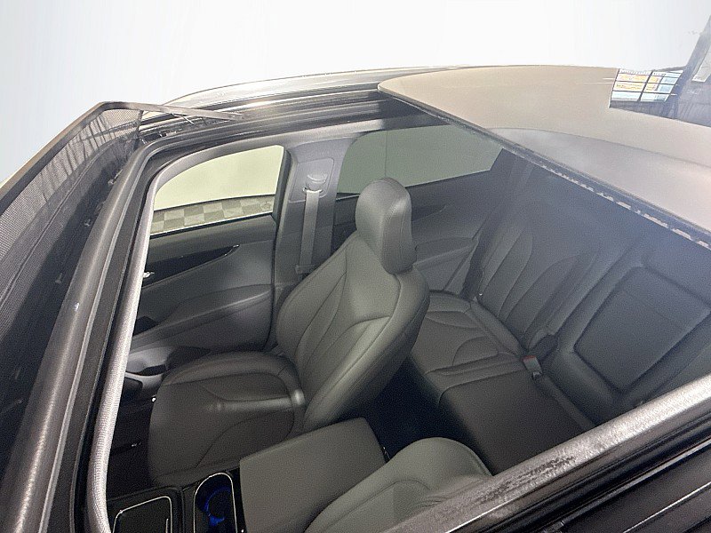 Used 2023 Lincoln Nautilus Reserve w/ Equipment Group 201A image 14