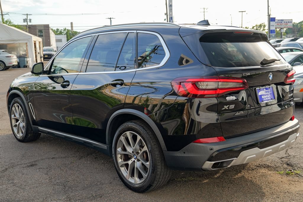 Used 2021 BMW X5 xDrive40i w/ Convenience Package AWD/4WD image 5
