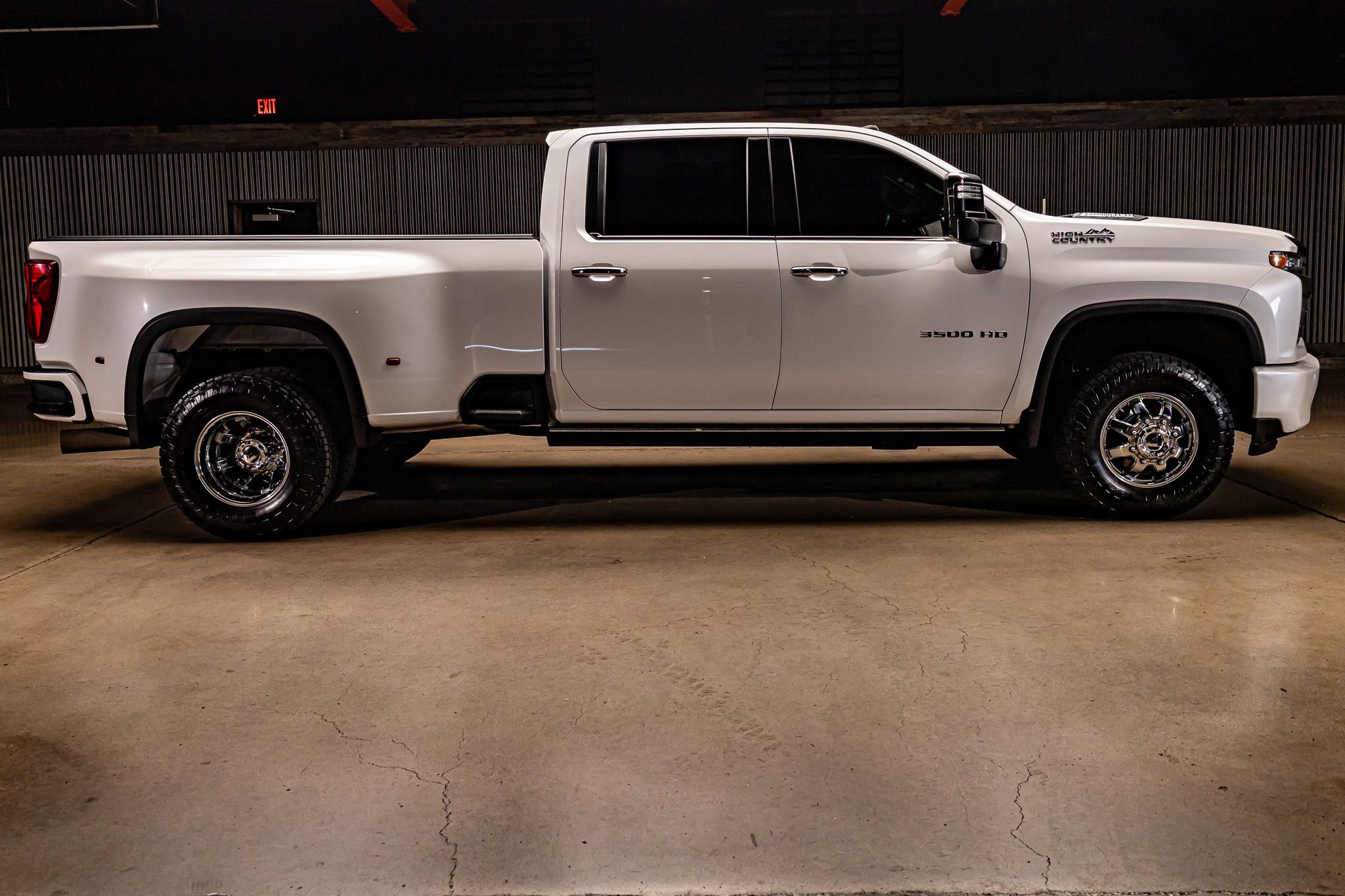 Used 2021 Chevrolet Silverado 3500 High Country image 10
