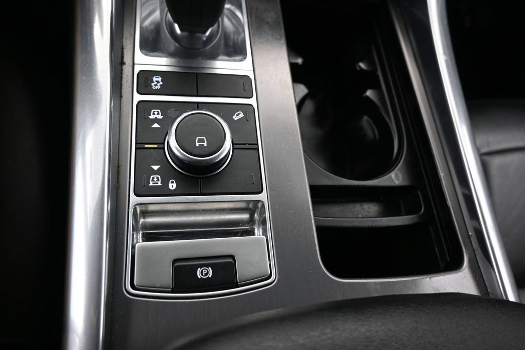 Used 2020 Land Rover Range Rover Sport SE AWD/4WD image 29
