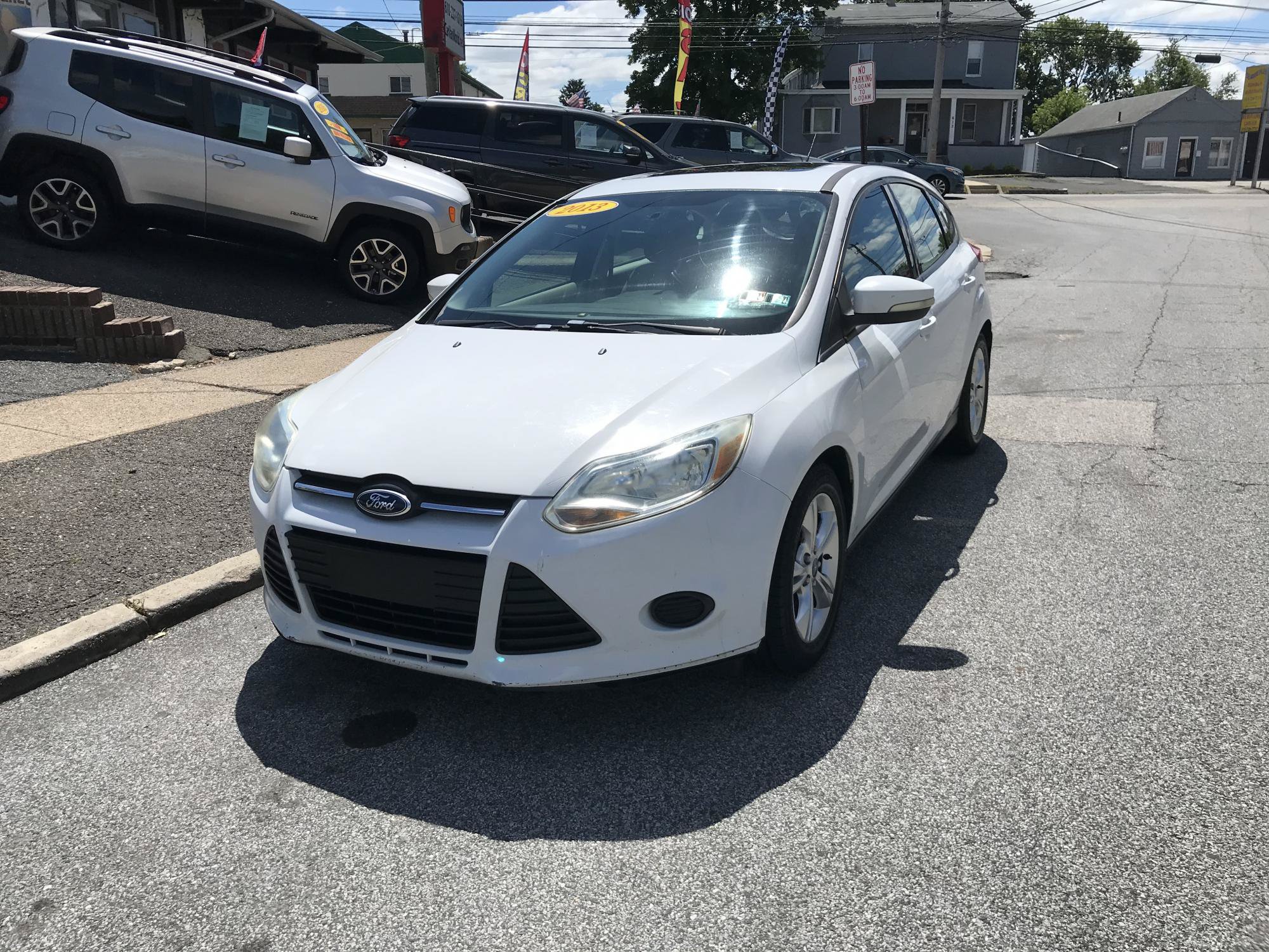 Used 2013 Ford Focus SE w/ Interior Protection Pkg FWD image 1