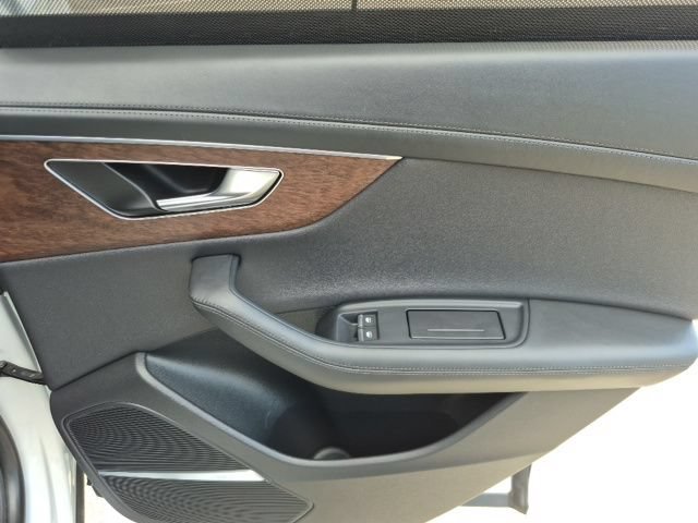Used 2023 Audi Q8 Prestige w/ Prestige Package AWD/4WD image 19