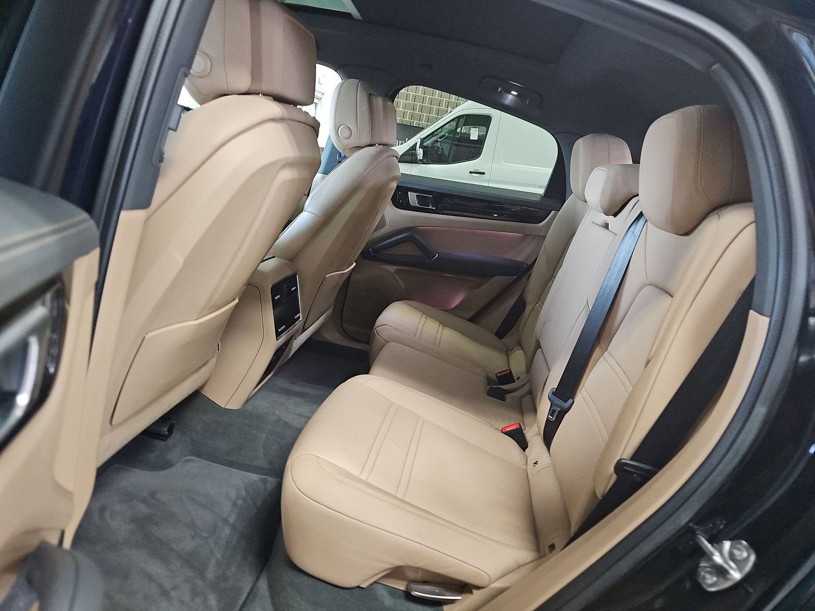 Used 2021 Porsche Cayenne S w/ Premium Package Plus image 7