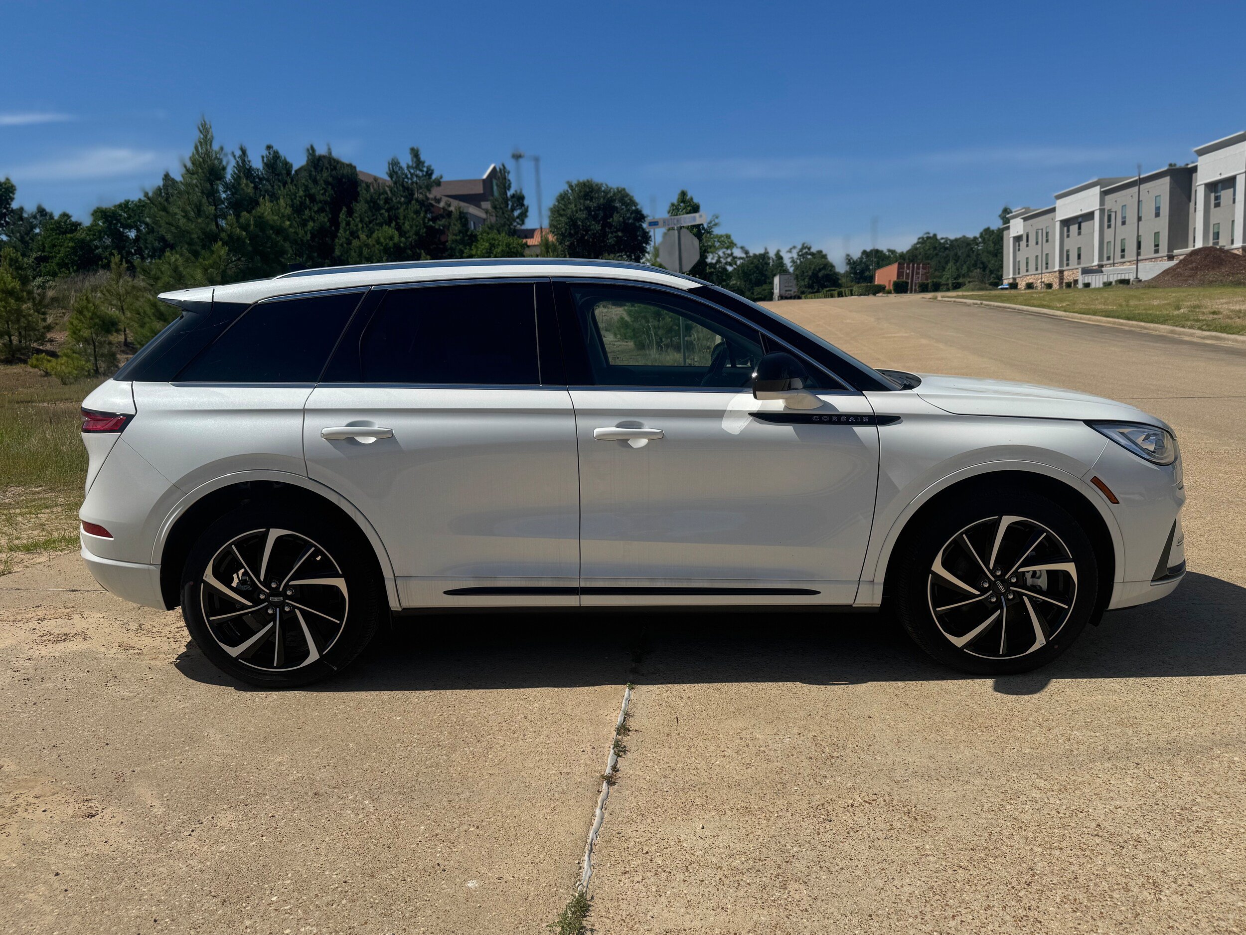 New 2024 Lincoln Corsair Grand Touring AWD/4WD image 2