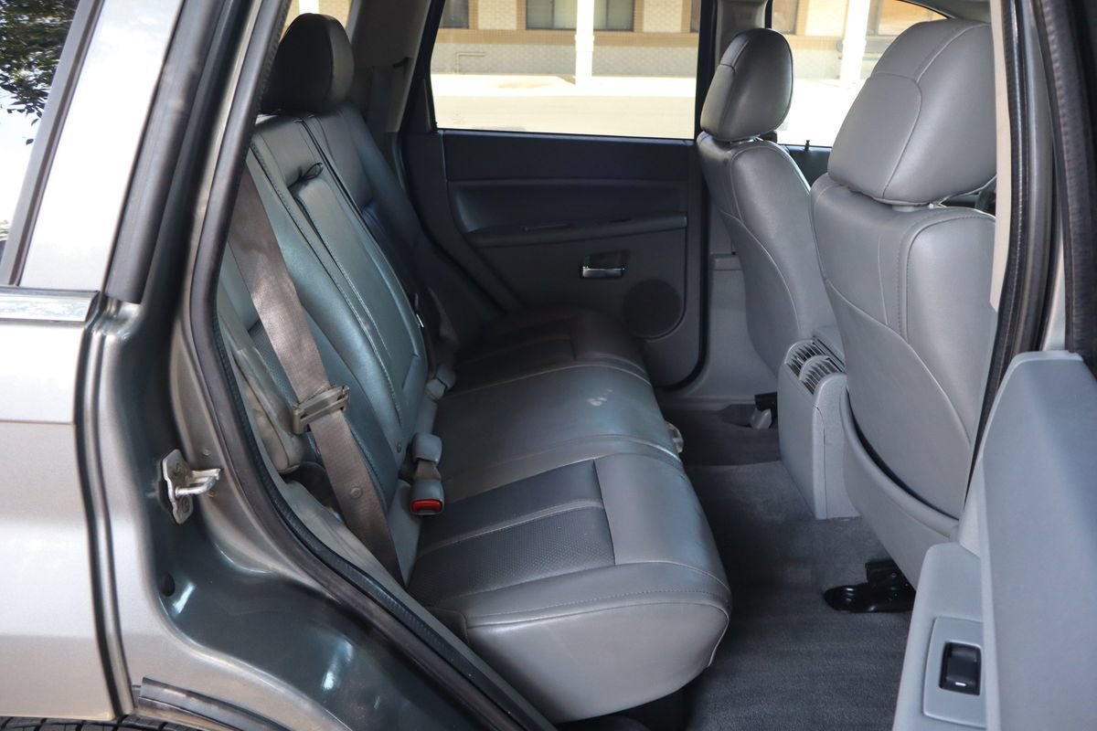 Used 2007 Jeep Grand Cherokee Limited w/ Trailer Tow Group IV AWD/4WD image 22