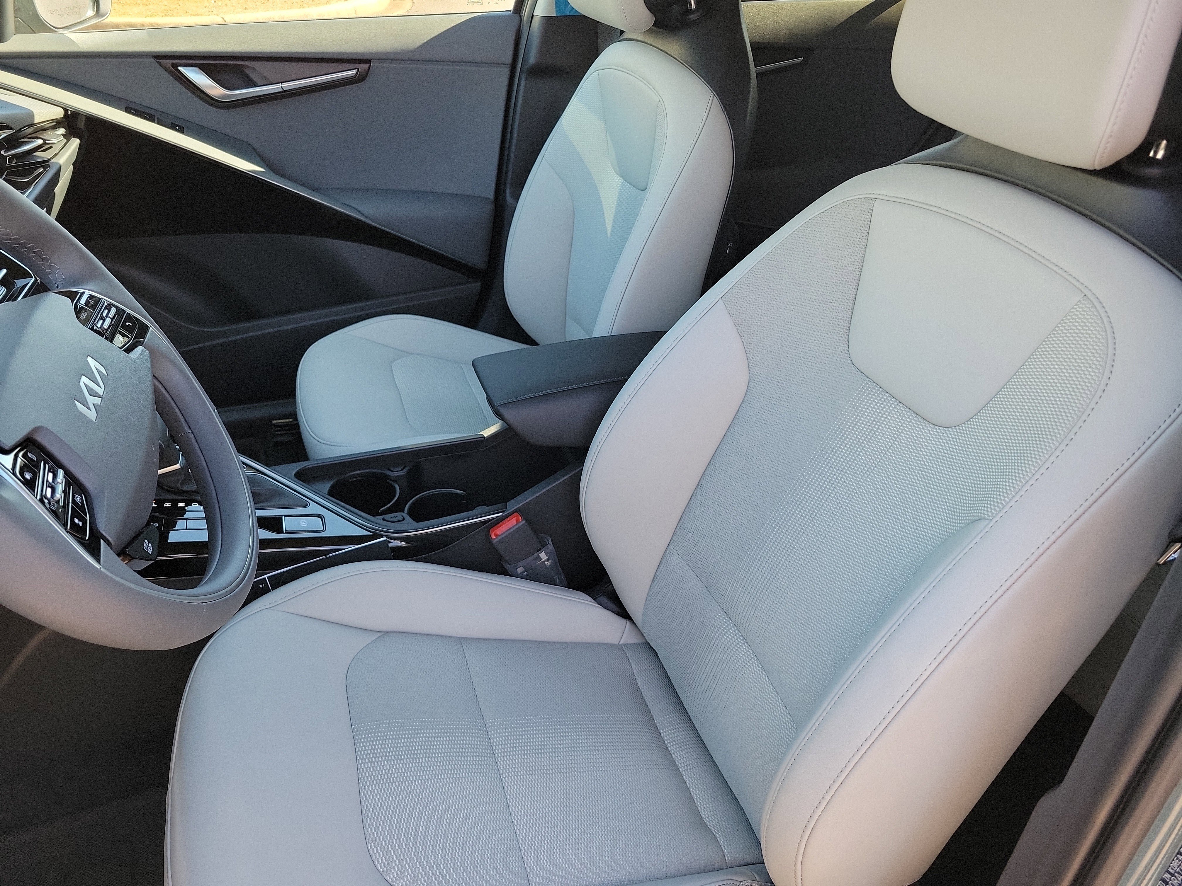 New 2026 Kia Niro EX w/ EX Premium Package FWD image 4