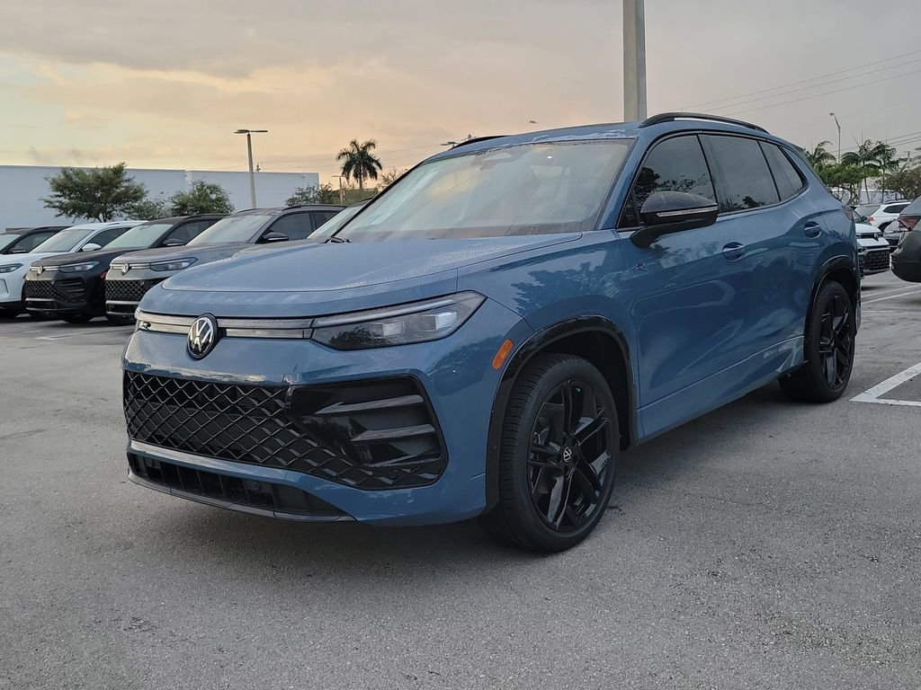 New 2026 Volkswagen Tiguan SE R-Line image 3